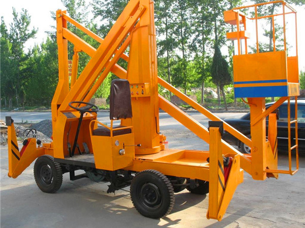 曲臂(bì)式升降機